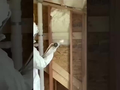 Zie de pu-schuim spuitmachine hoe je spuit!